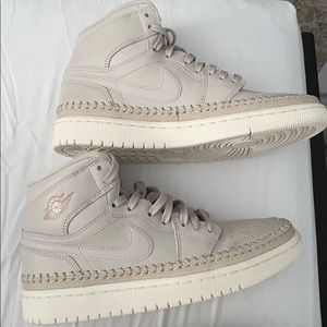 Jordan 1 High Retro “Desert Sand” size 7.5 womens